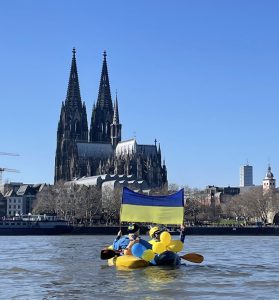 Mehr über den Artikel erfahren Paddeln, Karneval und Solidarität