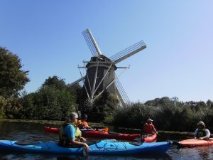 Mehr über den Artikel erfahren 🏙️ Paddeln durch Amsterdam