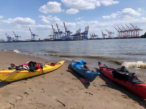 Mehr über den Artikel erfahren 🚢 Paddeln auf der Elbe
