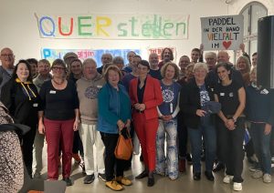 Mehr über den Artikel erfahren ❤️ 💛 💚 💙 💜 🧡 Wir haben den Heinrich gewonnen! 🏆